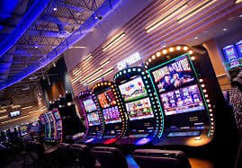 Antarmuka permainan Crash di joker88slot dengan grafis kurva dan tombol cash out